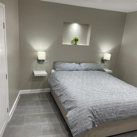 One Bedroom Apartment Goodmayes Eksteriør billede